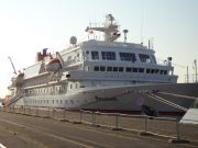 Navire "Bremen" accosté au terminal croisières, quai Wilson