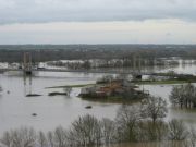 La Loire en crue, l'île du Buzet sous l'eau